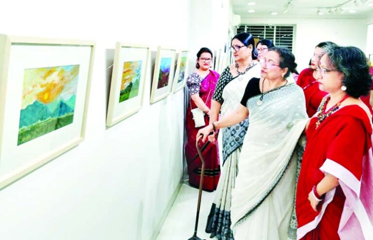 নারী শিল্পীদের ক্যানভাসে পাহাড়ি জীবনের গল্প